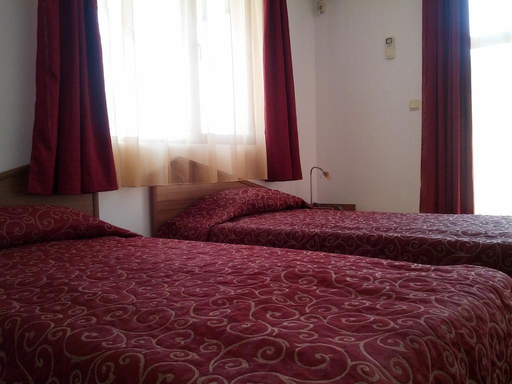 Byala Perla Family Hotel Ruang foto